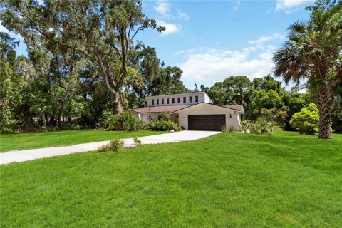 House in DeLand, Florida 4 bedrooms, 311.78 sq.m. № 1815869 - photo 2