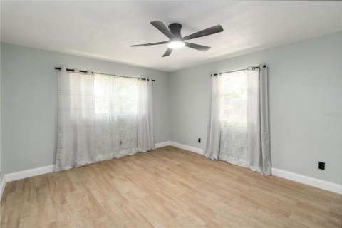 House in DeLand, Florida 4 bedrooms, 311.78 sq.m. № 1815869 - photo 25