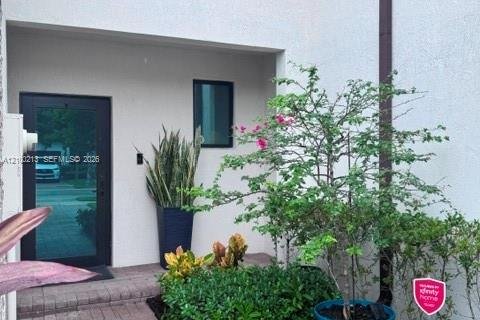Touwnhouse à louer à Miami, Floride: 3 chambres, 128.02 m2 № 2402702 - photo 3