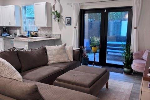 Touwnhouse à louer à Miami, Floride: 3 chambres, 128.02 m2 № 2402702 - photo 9