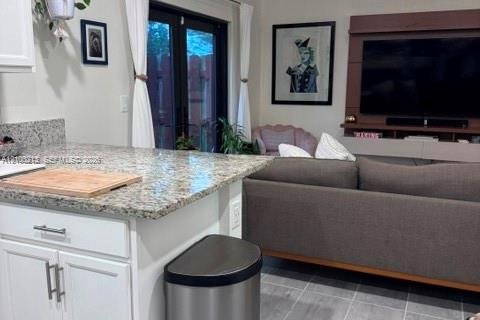 Touwnhouse à louer à Miami, Floride: 3 chambres, 128.02 m2 № 2402702 - photo 13