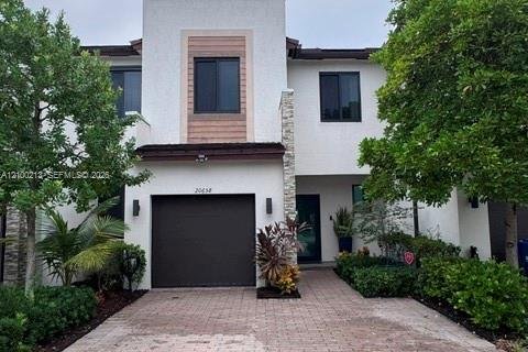 Touwnhouse à Miami, Floride 3 chambres, 128.02 m2 № 2402702