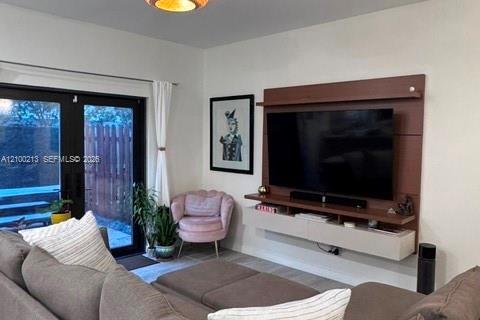 Touwnhouse à louer à Miami, Floride: 3 chambres, 128.02 m2 № 2402702 - photo 10