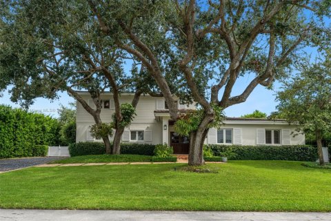 House in Coral Gables, Florida 4 bedrooms, 334.54 sq.m. № 1763500 - photo 2