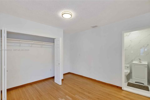 Immobilier commercial à vendre à Miami, Floride: 180.79 m2 № 2011378 - photo 28