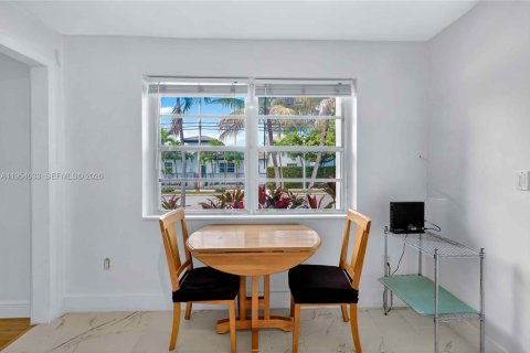 Immobilier commercial à vendre à Miami, Floride: 180.79 m2 № 2011378 - photo 6