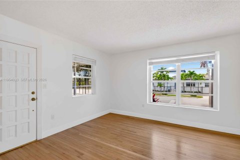 Immobilier commercial à vendre à Miami, Floride: 180.79 m2 № 2011378 - photo 26