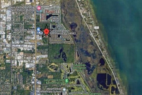 Commercial property in Fort Pierce, Florida 2 bedrooms, 259.01 sq.m. № 1216172 - photo 1