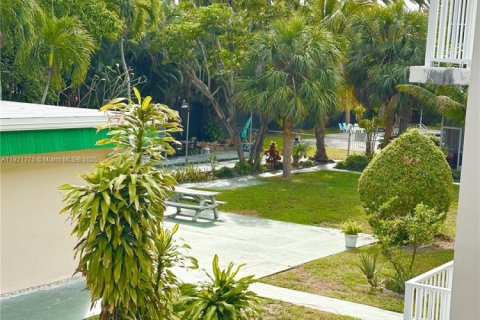 Снять в аренду кондоминиум в Халландейл-Бич, Флорида 1 спальня, 59.46м2, № 1975447 - фото 19