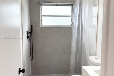 Снять в аренду кондоминиум в Халландейл-Бич, Флорида 1 спальня, 59.46м2, № 1975447 - фото 12