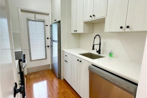 Снять в аренду кондоминиум в Халландейл-Бич, Флорида 1 спальня, 59.46м2, № 1975447 - фото 7