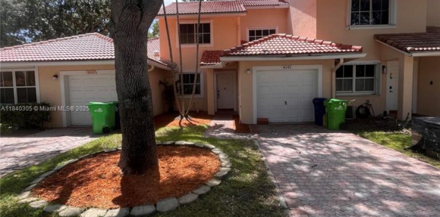 Adosado en Sunrise, Florida 3 dormitorios, 134.52 m2 № 1828902