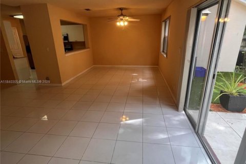 Adosado en venta en Sunrise, Florida, 3 dormitorios, 134.52 m2 № 1828902 - foto 7