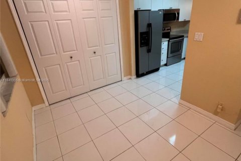 Adosado en venta en Sunrise, Florida, 3 dormitorios, 134.52 m2 № 1828902 - foto 3