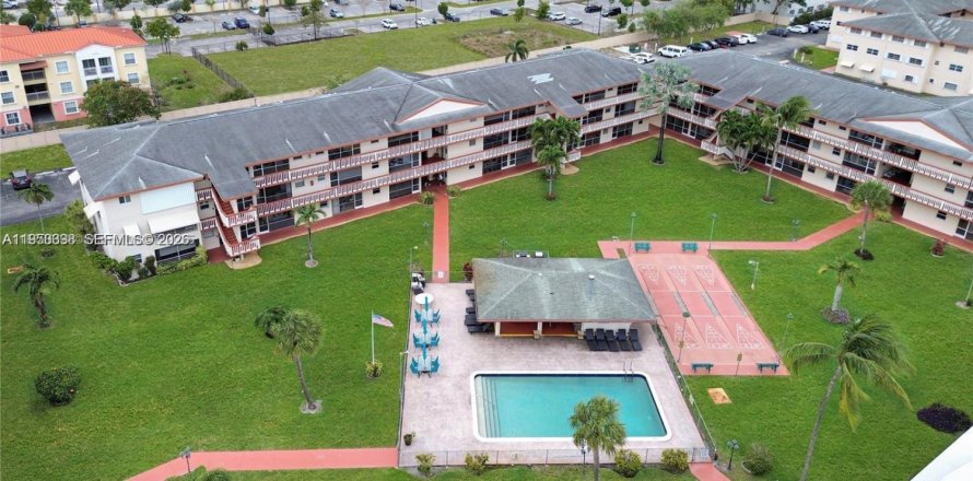 Condo in Hollywood, Florida, 2 bedrooms № 2005664