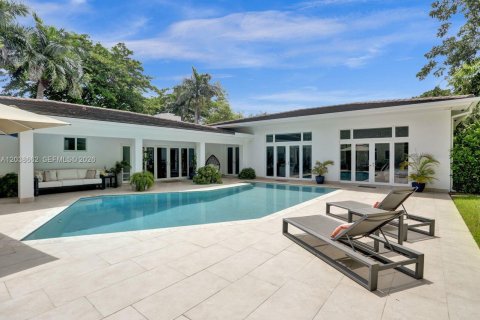 Villa ou maison à vendre à Coral Gables, Floride: 4 chambres, 263.29 m2 № 2262765 - photo 13