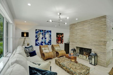Villa ou maison à vendre à Coral Gables, Floride: 4 chambres, 263.29 m2 № 2262765 - photo 15