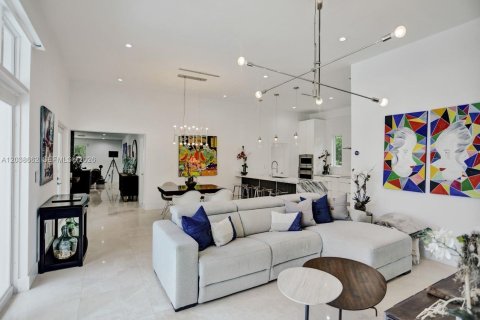 Villa ou maison à vendre à Coral Gables, Floride: 4 chambres, 263.29 m2 № 2262765 - photo 16