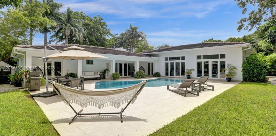 Villa ou maison à Coral Gables, Floride 4 chambres, 263.29 m2 № 2262765