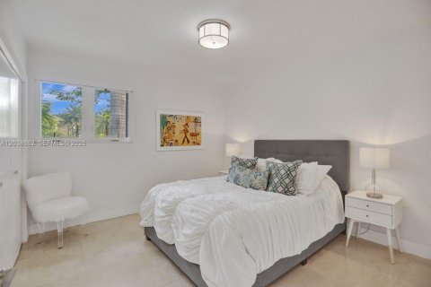 Villa ou maison à vendre à Coral Gables, Floride: 4 chambres, 263.29 m2 № 2262765 - photo 9