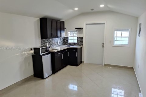 Immobilier commercial à vendre à Miami, Floride: 111.67 m2 № 2051518 - photo 10