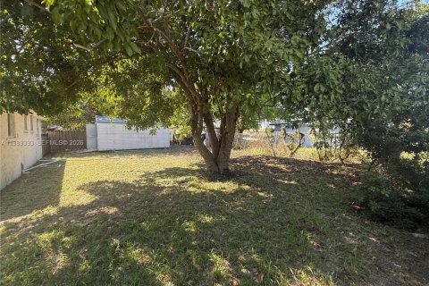 Immobilier commercial à vendre à Miami, Floride: 111.67 m2 № 2051518 - photo 3