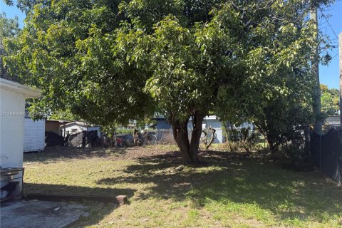 Immobilier commercial à vendre à Miami, Floride: 111.67 m2 № 2051518 - photo 5