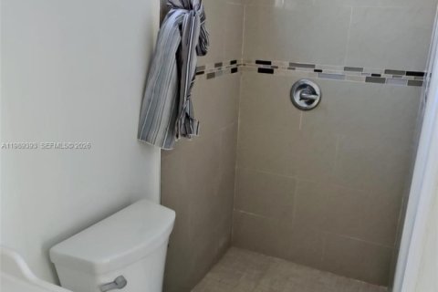 Immobilier commercial à vendre à Miami, Floride: 111.67 m2 № 2051518 - photo 8