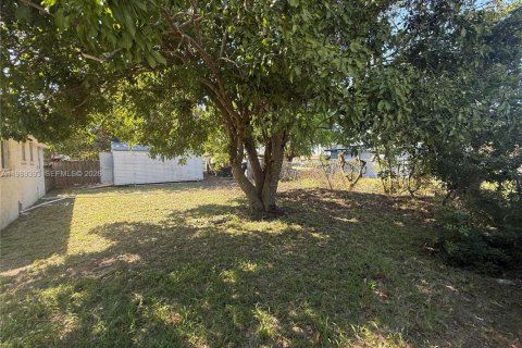 Immobilier commercial à vendre à Miami, Floride: 111.67 m2 № 2051518 - photo 4