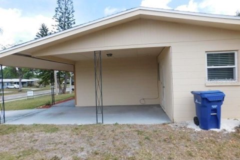 House in Venice, Florida 2 bedrooms, 94.2 sq.m. № 2203342 - photo 15