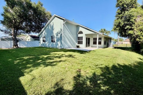Villa ou maison à vendre à Port St. Lucie, Floride: 3 chambres, 151.8 m2 № 2245888 - photo 4