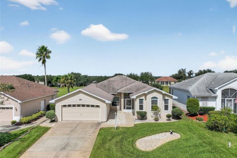 Villa ou maison à louer à Leesburg, Floride: 2 chambres, 204.38 m2 № 2347885 - photo 2