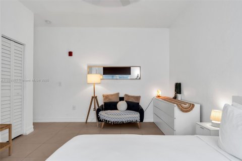 Condo in Miami Beach, Florida, 1 bedroom № 1951203 - photo 14