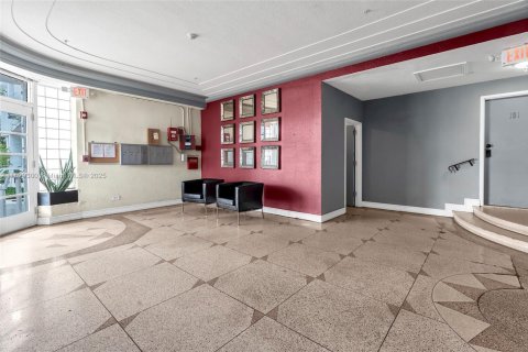 Condo in Miami Beach, Florida, 1 bedroom № 1951203 - photo 22