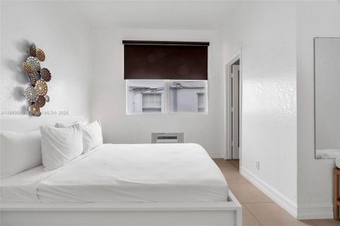 Condo in Miami Beach, Florida, 1 bedroom № 1951203 - photo 11