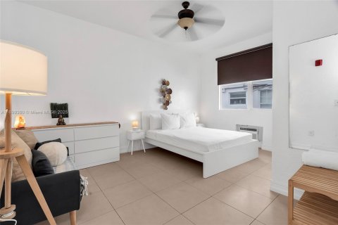 Condo in Miami Beach, Florida, 1 bedroom № 1951203 - photo 10