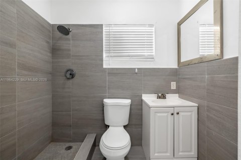 Casa en alquiler en Miami, Florida, 4 dormitorios, 155.61 m2 № 2028920 - foto 28