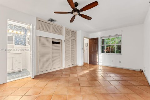 Casa en venta en Biscayne Park, Florida, 4 dormitorios, 234.02 m2 № 1993385 - foto 13