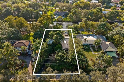 Casa en venta en Biscayne Park, Florida, 4 dormitorios, 234.02 m2 № 1993385 - foto 19