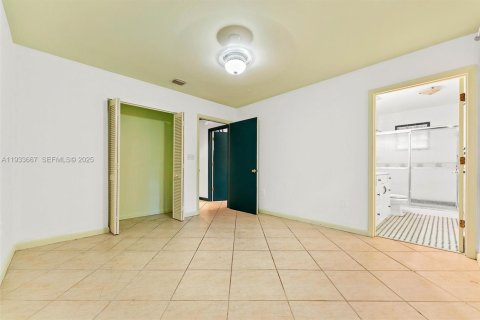 Casa en venta en Biscayne Park, Florida, 4 dormitorios, 234.02 m2 № 1993385 - foto 26