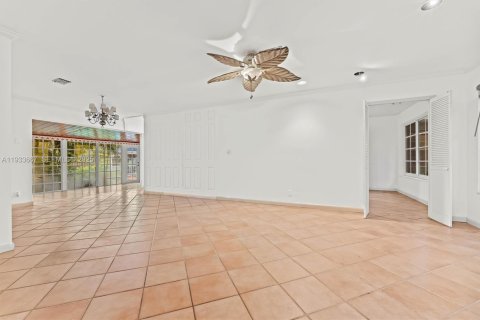 Casa en venta en Biscayne Park, Florida, 4 dormitorios, 234.02 m2 № 1993385 - foto 6