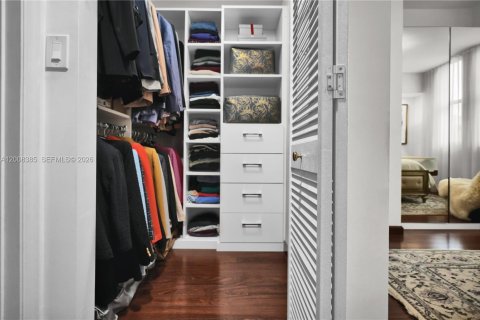 Купить кондоминиум в Корал-Гейблс, Флорида 2 спальни, 90.12м2, № 2090677 - фото 18