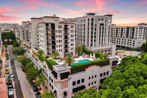 Condo in Coral Gables, Florida, 2 bedrooms № 2090677