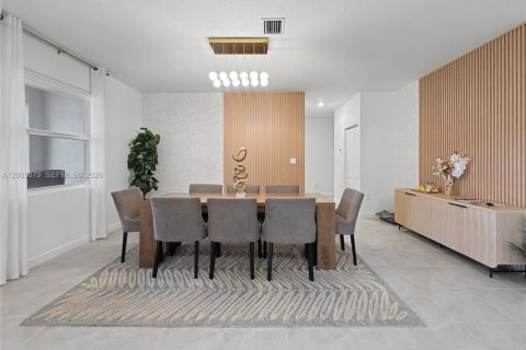 House in Miami, Florida 4 bedrooms, 224.08 sq.m. № 2069106 - photo 24