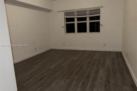 Copropriété à vendre à North Miami, Floride: 2 chambres, 167.32 m2 № 1969559 - photo 6