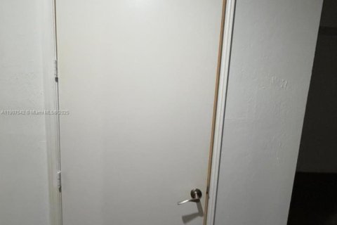 Copropriété à vendre à North Miami, Floride: 2 chambres, 167.32 m2 № 1969559 - photo 15
