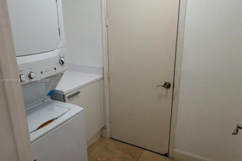 Copropriété à vendre à North Miami, Floride: 2 chambres, 167.32 m2 № 1969559 - photo 11