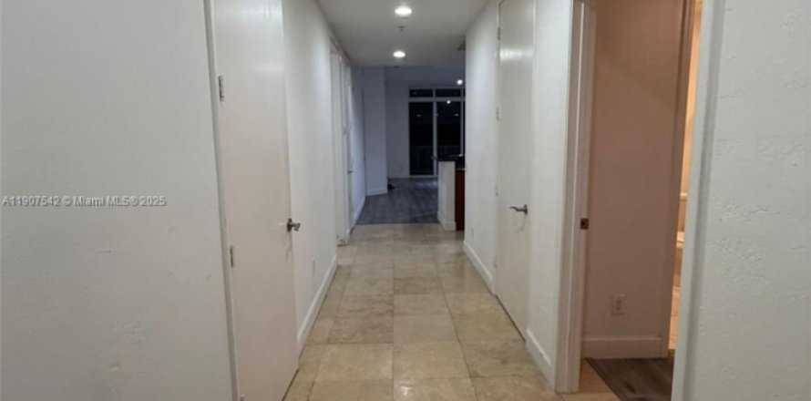 Condo à North Miami, Floride, 2 chambres  № 1969559