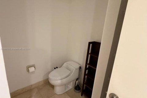 Copropriété à vendre à North Miami, Floride: 2 chambres, 167.32 m2 № 1969559 - photo 17