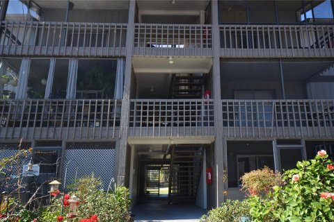 Condominio en venta en Gainesville, Florida, 2 dormitorios, 93.18 m2 № 1554446 - foto 1